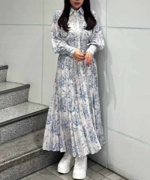 ラインフラワーボウタイワンピース 秋服 冬服（ワンピース）｜rienda