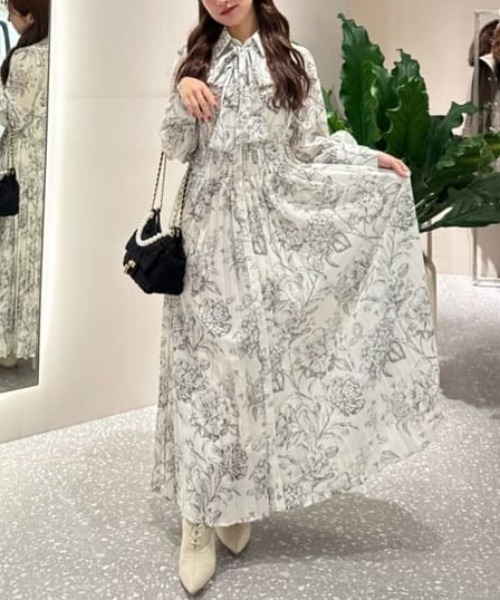 ラインフラワーボウタイワンピース 秋服 冬服（ワンピース）｜rienda