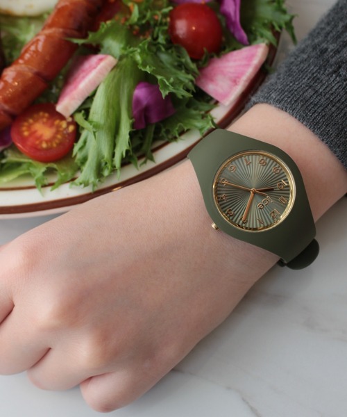 ICE WATCH（アイスウォッチ）の「「Ice-Watch アイスウォッチ」ICE champagne アイスシャンパーニュ　全10色（アナログ腕時計・レディース・カーキ/アイボリー/ブラック×ブラック/ホワイト×ゴールド/ピンク/レインボー/バーガンディー/ブラック×ゴールド/ネイビー/モカ・37mm）」の14枚目の写真