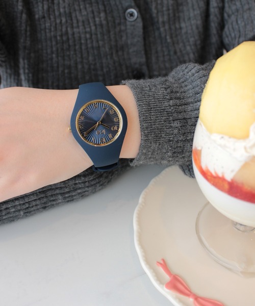 ICE WATCH（アイスウォッチ）の「「Ice-Watch アイスウォッチ」ICE champagne アイスシャンパーニュ　全10色（アナログ腕時計・レディース・カーキ/アイボリー/ブラック×ブラック/ホワイト×ゴールド/ピンク/レインボー/バーガンディー/ブラック×ゴールド/ネイビー/モカ・37mm）」の15枚目の写真