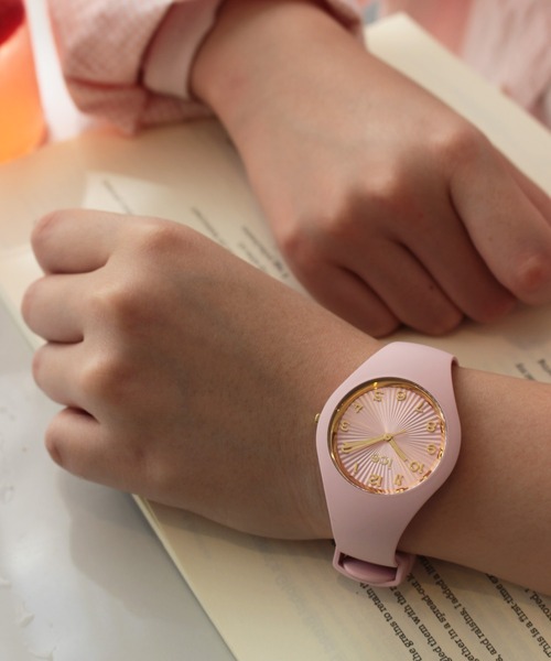 ICE WATCH（アイスウォッチ）の「「Ice-Watch アイスウォッチ」ICE champagne アイスシャンパーニュ　全10色（アナログ腕時計・レディース・カーキ/アイボリー/ブラック×ブラック/ホワイト×ゴールド/ピンク/レインボー/バーガンディー/ブラック×ゴールド/ネイビー/モカ・37mm）」の18枚目の写真