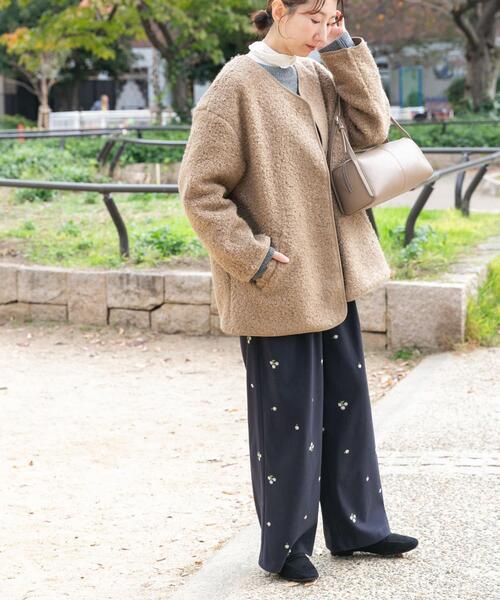 ITEMS URBANRESEARCH(アイテムズ アーバンリサーチ)の「ボアジャケット(ノーカラージャケット・レディース・グレー/ライトブラウン/オフホワイト・FREE)」の19枚目の写真