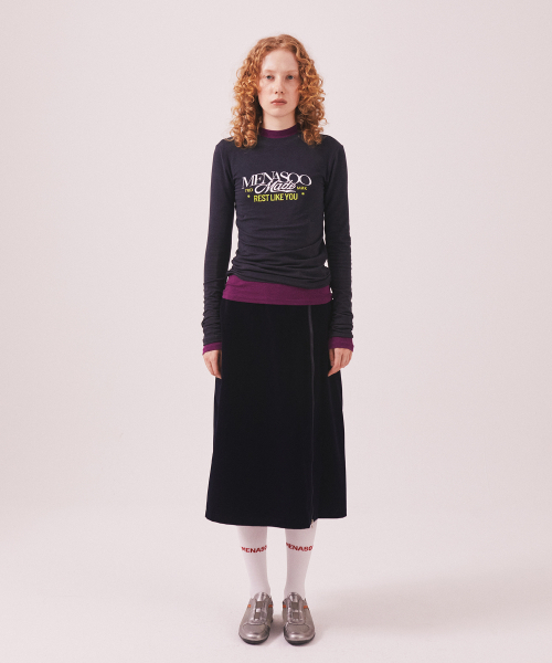 MENASOO(ミナス)の「MNS Soft Fitted Long T Shirt_Charcoal(Tシャツ/カットソー・レディース・ダークグレー・F)」の4枚目の写真