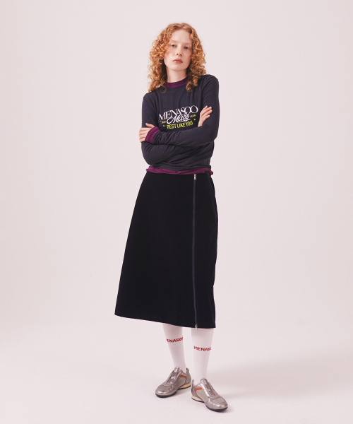 MENASOO(ミナス)の「MNS Soft Fitted Long T Shirt_Charcoal(Tシャツ/カットソー・レディース・ダークグレー・F)」の9枚目の写真