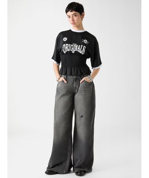Guess(ゲス)の「GUESS Originals Shirred Printed Sports Tee Tシャツ(Tシャツ/カットソー・レディース・ブラック・SMALL/X-SMALL/MEDIUM)」の6枚目の写真