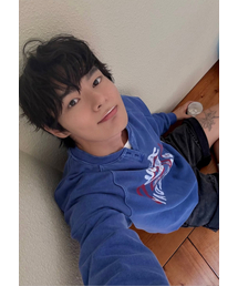 AMOU（アモウ）の「Amou someday Henley neck blue（スウェット）」