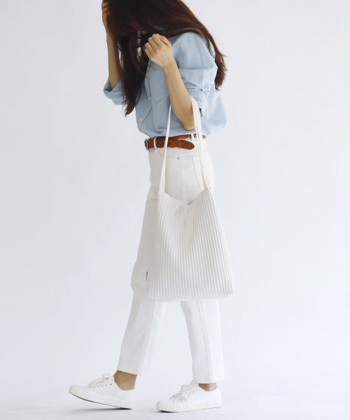 GREEN STUFF(グリーンスタッフ)の「boxy bag 53 - pleats ivory(エコバッグ/サブバッグ・レディース・その他・FREE)」の2枚目の写真