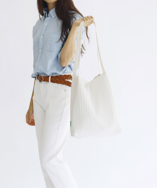 GREEN STUFF(グリーンスタッフ)の「boxy bag 53 - pleats ivory(エコバッグ/サブバッグ・レディース・その他・FREE)」の4枚目の写真