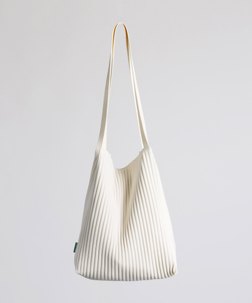 GREEN STUFF(グリーンスタッフ)の「boxy bag 53 - pleats ivory(エコバッグ/サブバッグ・レディース・その他・FREE)」の5枚目の写真