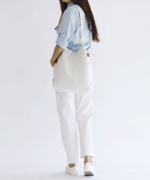 GREEN STUFF(グリーンスタッフ)の「boxy bag 53 - pleats ivory(エコバッグ/サブバッグ・レディース・その他・FREE)」の6枚目の写真