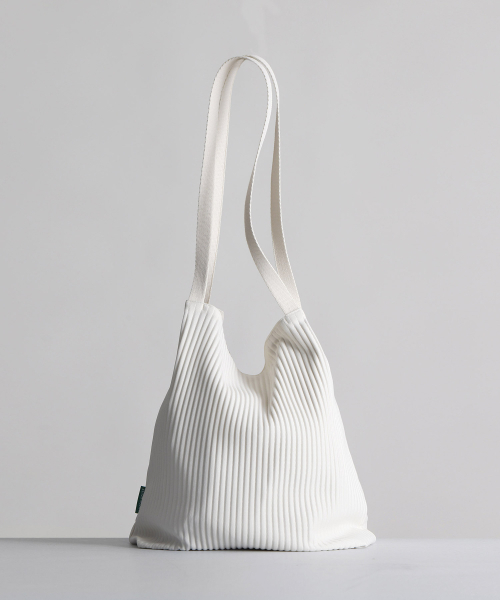 GREEN STUFF(グリーンスタッフ)の「boxy bag 53 - pleats ivory(エコバッグ/サブバッグ・レディース・その他・FREE)」の8枚目の写真