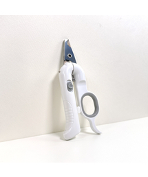 PETCARE（ペットケア）の「LED Nail Clipper for Cats &amp; Dogs (Coin Battery Included)（その他ペットグッズ）」