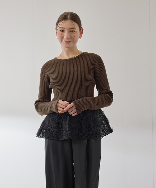 QUEENS COURT（クイーンズコート）の「フラワーチュールペプラムリブニット≪手洗い可能≫（ニット/セーター・レディース・オフホワイト/ブラック/ブラウン・M）」の6枚目の写真