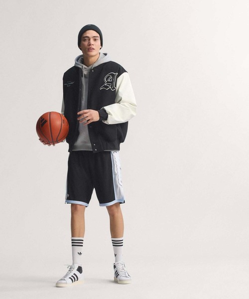 adidas(アディダス)の「オリジナルス バスケットボール ジャケット / アディダスオリジナルス adidas Originals(ブルゾン・メンズ・ブラック・MEDIUM/LARGE/X-LARGE/SMALL/X-SMALL/XX-LARGE)」の4枚目の写真