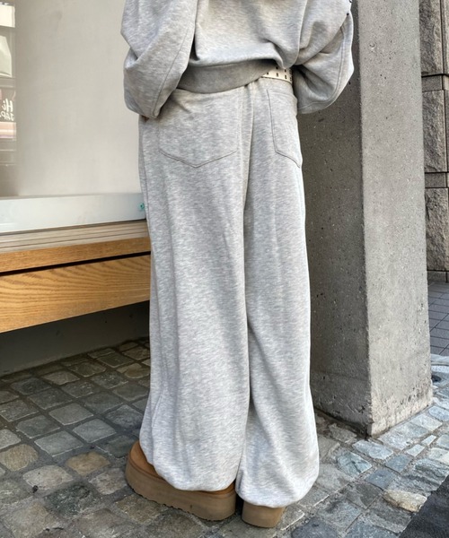 RAY CASSIN(レイカズン)の「【セットアップで着られる】ロゴプリントルーズビッグスウェットパンツ(スウェットパンツ・レディース・ベージュ系その他2/ブラウン系その他2/グレー・FREE)」の13枚目の写真