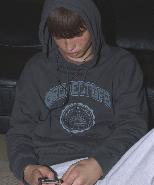 PO8(ピーオーエイト)の「HERITAGE OVERSIZED HOODIE - DARK GREY(パーカー・レディース・その他・MEDIUM/LARGE)」の2枚目の写真