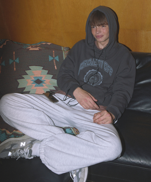 PO8(ピーオーエイト)の「HERITAGE OVERSIZED HOODIE - DARK GREY(パーカー・レディース・その他・MEDIUM/LARGE)」の3枚目の写真