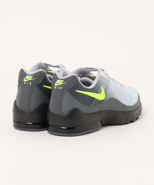 NIKE（ナイキ）の「《NIKE》ｴｱ ﾏｯｸｽ ｲﾝﾋﾞｶﾞｰ（スニーカー・メンズ・ブラック系その他・25.5cm/26.0cm/26.5cm/27.0cm/27.5cm/28.0cm）」の2枚目の写真