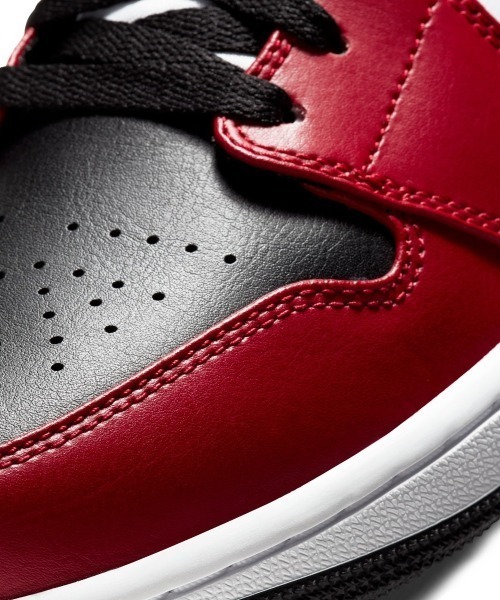 JORDAN BRAND(ジョーダンブランド)の「JORDAN BRAND Air Jordan 1 Md(ジョーダンブランド エアジョーダン 1 MD)(スニーカー・メンズ・レッド系・25cm/25.5cm/26cm/26.5cm/27cm/27.5cm/28cm/28.5cm/29cm)」の6枚目の写真