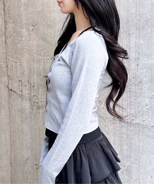 INGNI（イング）の「キャミレイヤード風リブレースアップトップス（Tシャツ/カットソー・レディース・ホワイト系2/ブラウン系3/グレー系その他3/ブラック×グレー・M）」の22枚目の写真