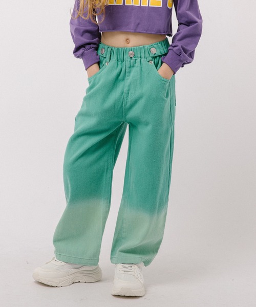 URBAN CHERRY(アーバンチェリー)の「グラデーションカラールーズデニムパンツ(デニムパンツ・キッズ・パープル/ピンク/グリーン・120cm/130cm/140cm/150cm/110cm)」の3枚目の写真