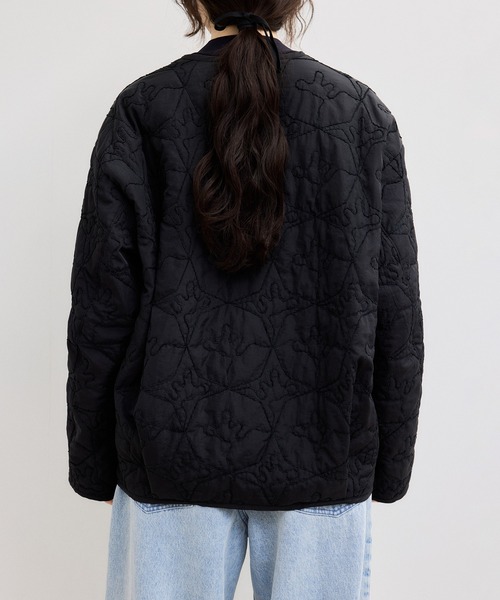 ADAM ET ROPE'（アダムエロペ）の「【WEB限定】モールヤーンキルティングジップブルゾン（ブルゾン・レディース・キナリ/ブラック・FREE）」の4枚目の写真