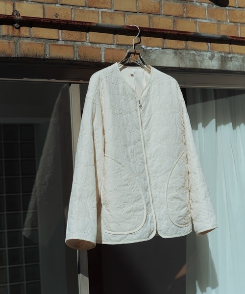 ADAM ET ROPE'（アダムエロペ）の「【WEB限定】モールヤーンキルティングジップブルゾン（ブルゾン・レディース・キナリ/ブラック・FREE）」の22枚目の写真