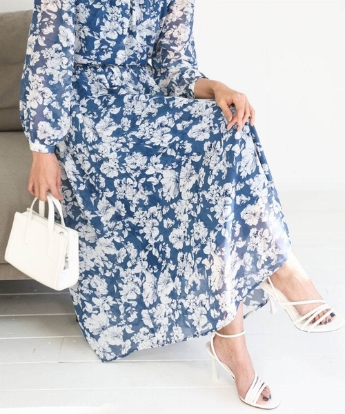 MK MICHEL KLEIN（エムケーミッシェルクラン）の「花柄シフォンスカート/洗える（スカート・レディース・ブルー/ネイビー・38）」の2枚目の写真