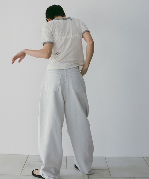 anuke(アンヌーク)の「Wide Cocoon Denim(デニムパンツ・レディース・ライトグレー・36inch/38inch)」の4枚目の写真