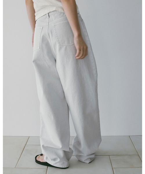 anuke(アンヌーク)の「Wide Cocoon Denim(デニムパンツ・レディース・ライトグレー・36inch/38inch)」の6枚目の写真