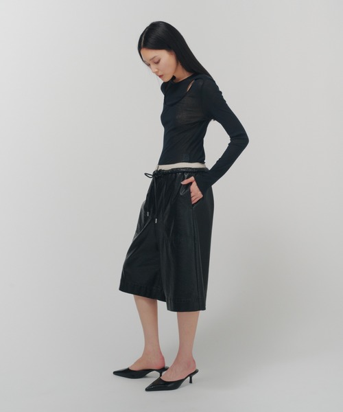 THINGS THAT MATTER（シングス ザット マター）の「FAUX LEATHER BERMUDA PANTS / フェイク レザ バミューダ パンツ（その他パンツ・レディース・ブラック/ブラウン・FREE）」の18枚目の写真