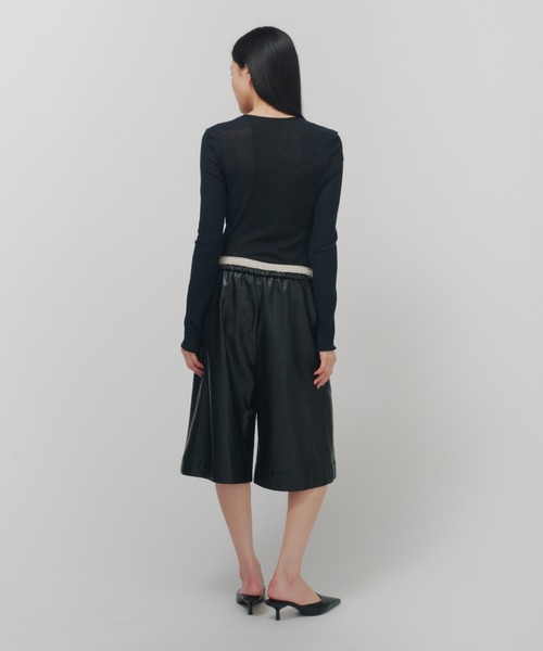 THINGS THAT MATTER（シングス ザット マター）の「FAUX LEATHER BERMUDA PANTS / フェイク レザ バミューダ パンツ（その他パンツ・レディース・ブラック/ブラウン・FREE）」の19枚目の写真