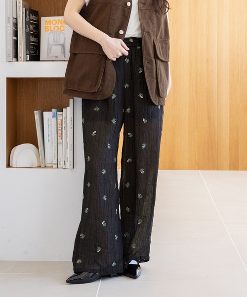 RAGEBLUE（レイジブルー）の「フラワー刺繍/シアーパンツセットアップ対応（スラックス・レディース・ブラック/ホワイト・FREE）」の2枚目の写真