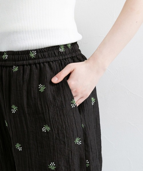 RAGEBLUE（レイジブルー）の「フラワー刺繍/シアーパンツセットアップ対応（スラックス・レディース・ブラック/ホワイト・FREE）」の20枚目の写真