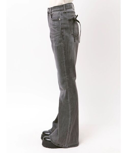EVRIS（エヴリス）の「【XSサイズあり】バックリボンハイウエストフレアデニムパンツ（デニムパンツ・レディース・ブラック/インディゴブルー・X-SMALL/MEDIUM/SMALL）」の17枚目の写真