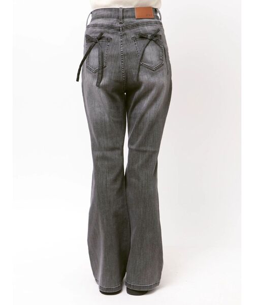 EVRIS（エヴリス）の「【XSサイズあり】バックリボンハイウエストフレアデニムパンツ（デニムパンツ・レディース・ブラック/インディゴブルー・X-SMALL/MEDIUM/SMALL）」の18枚目の写真