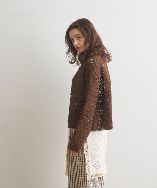 Crisp（クリスプ）の「クロシェニットシャツカーディガン（カーディガン/ボレロ・レディース・ナチュラル/ブラウン・FREE）」の14枚目の写真