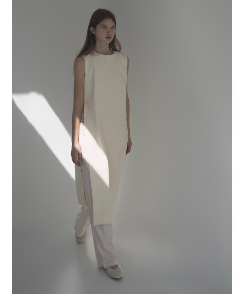 NOWNS(ナウンス)の「Lena | Slit dress(ワンピース・レディース・ブラック/アイボリー・FREE)」の4枚目の写真