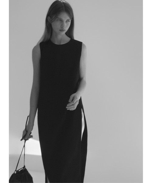 NOWNS(ナウンス)の「Lena | Slit dress(ワンピース・レディース・ブラック/アイボリー・FREE)」の5枚目の写真