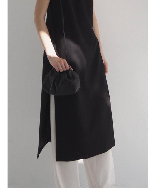 NOWNS(ナウンス)の「Lena | Slit dress(ワンピース・レディース・ブラック/アイボリー・FREE)」の7枚目の写真