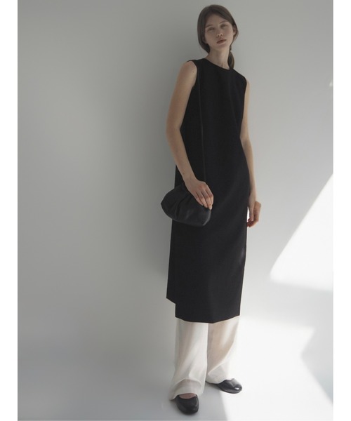 NOWNS(ナウンス)の「Lena | Slit dress(ワンピース・レディース・ブラック/アイボリー・FREE)」の9枚目の写真
