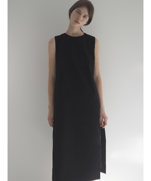 NOWNS(ナウンス)の「Lena | Slit dress(ワンピース・レディース・ブラック/アイボリー・FREE)」の10枚目の写真