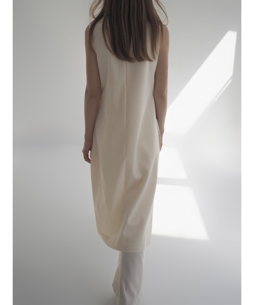 NOWNS(ナウンス)の「Lena | Slit dress(ワンピース・レディース・ブラック/アイボリー・FREE)」の11枚目の写真