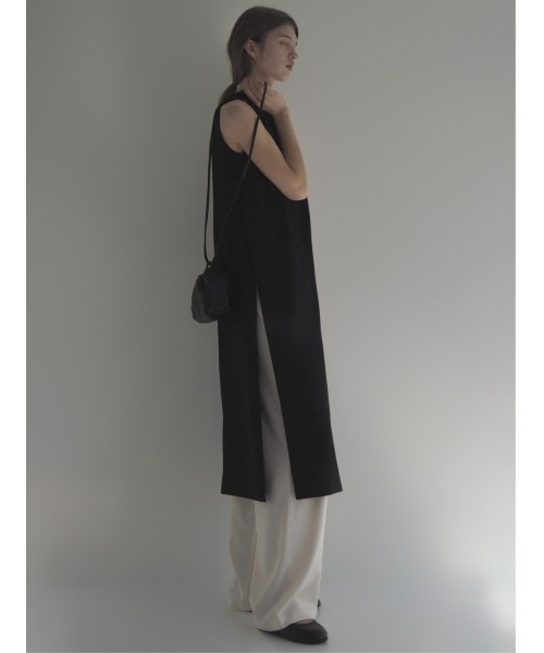 NOWNS(ナウンス)の「Lena | Slit dress(ワンピース・レディース・ブラック/アイボリー・FREE)」の12枚目の写真