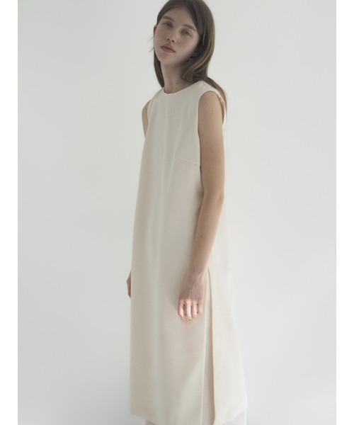 NOWNS(ナウンス)の「Lena | Slit dress(ワンピース・レディース・ブラック/アイボリー・FREE)」の18枚目の写真