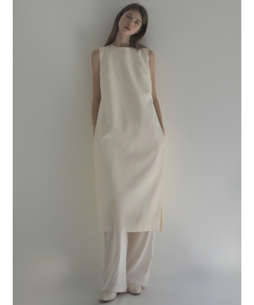 NOWNS(ナウンス)の「Lena | Slit dress(ワンピース・レディース・ブラック/アイボリー・FREE)」の19枚目の写真