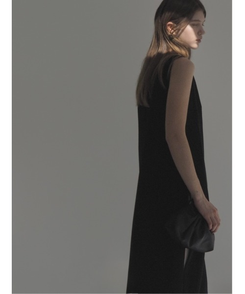 NOWNS(ナウンス)の「Lena | Slit dress(ワンピース・レディース・ブラック/アイボリー・FREE)」の20枚目の写真