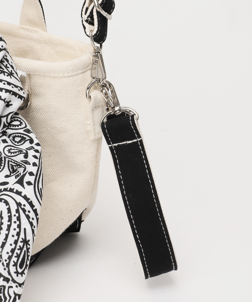 journal standard L'essage(ジャーナルスタンダードレサージュ)の「別注【THE NEWHOUSE】BABY LEON TOTE:トートバッグ(ショルダーバッグ・レディース・ブラック・FREE)」の7枚目の写真