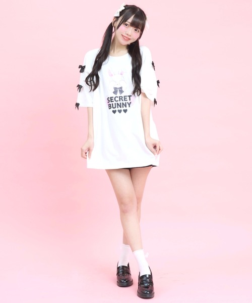 Secret Honey(シークレットハニー)の「袖スリットバニープリントTシャツ(Tシャツ/カットソー・レディース・ブラック/オフホワイト/ピンク・FREE)」の4枚目の写真