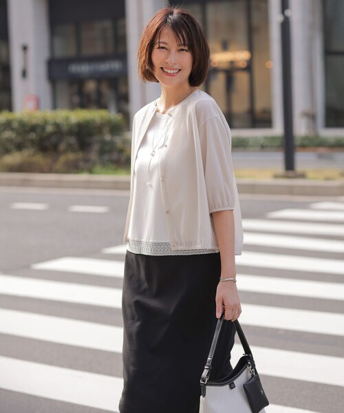 J.PRESS(ジェイプレス)の「【冷房対策に】シアードライトリコット クルーネック カーディガン(カーディガン/ボレロ・レディース・ベージュ系/ネイビー系/ダークブラウン系/ホワイト系・MEDIUM/LARGE)」の5枚目の写真